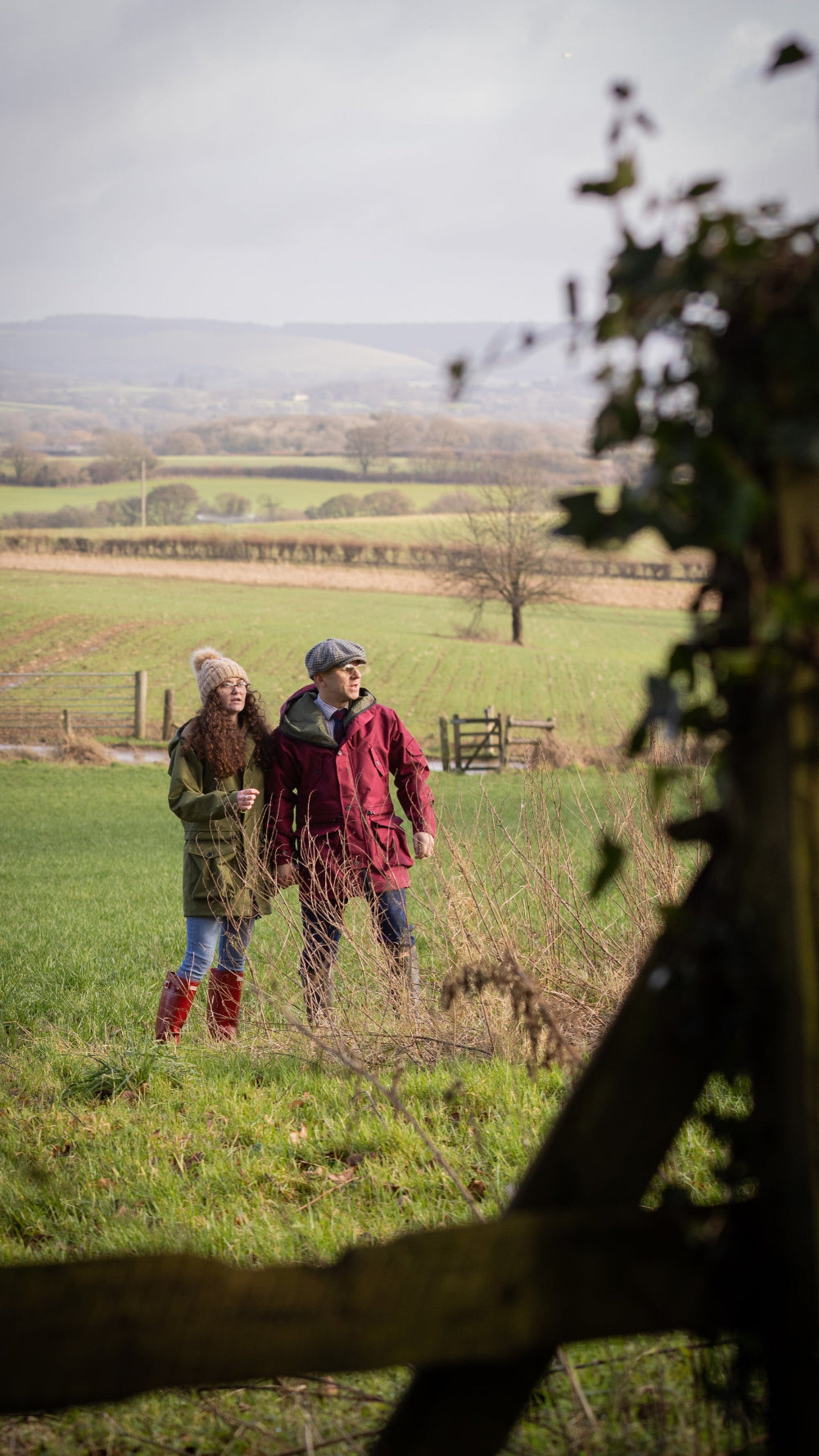 “Behind the Scenes at Hinton Workspace: Filming and Packaging Lockwood Smocks with Zizzi Studios & Amelia Johnson Photography”